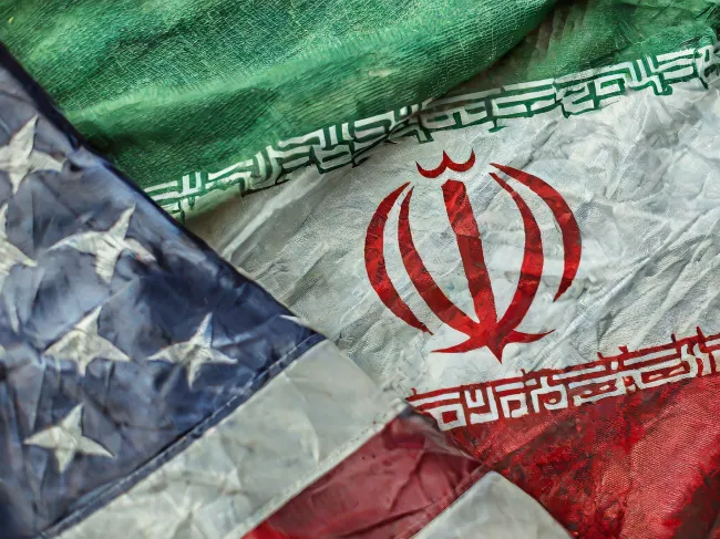 iran and US flags